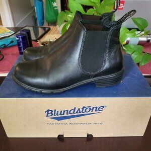 New Blunstone Ankle Boots - Size 4.5AUS/7.5US